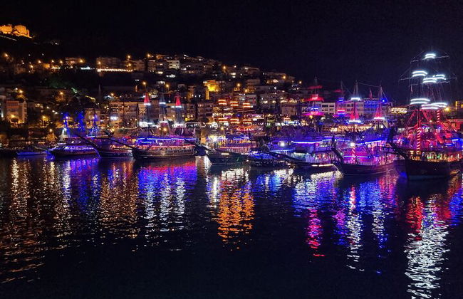 Da Alanya e Side: trasferimento al tour in barca della discoteca notturna - Foto 7