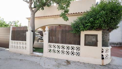 Cómodo chalet en la playa con gran patio exterior cerca del MET Y Campo de Golf - Photo 3