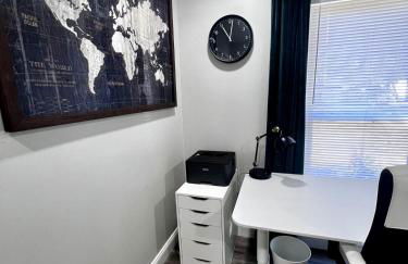 Quiet Stylish Stay with Office Space near Downtown - Foto 40