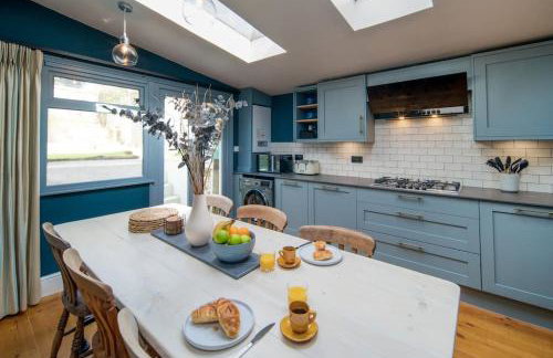 Captain's Cottage - 1BR, Garden, 2-Min Walk to High St - Foto 8