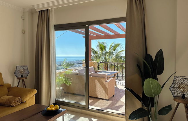 Apartment Sleeps 6 With Private Garden - Photo 12