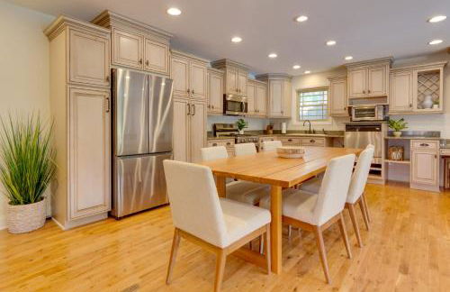 Lakefront Zirconia Home with Boathouse and Dock! - Foto 2