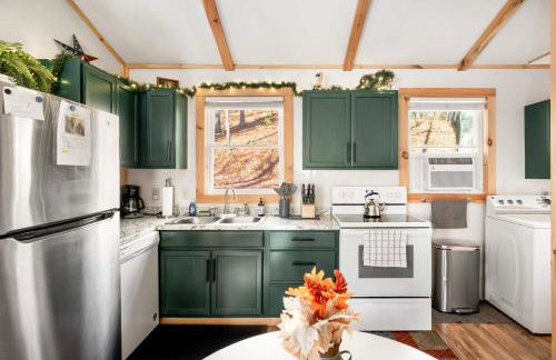 Cozy Cabin w Lake, Hot Tub, Huge Deck & Fire Pit - Foto 18