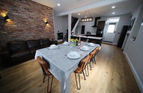 Lake view townhouse - Photo 1