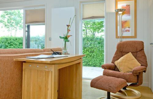 Amber Lodge, Strawberryfield Park - Hot Tub - Free WiFi & Parking - Photo 9