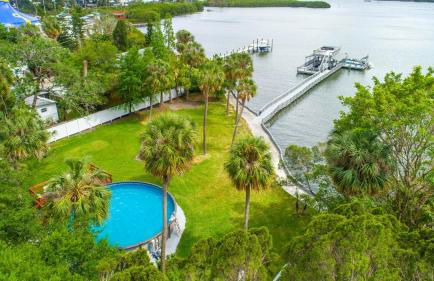 Huge Waterfront Mini-Resort w Gym, Dock & Pool - Foto 46