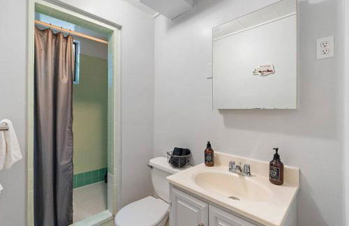 Cozy Holiday Hideaway King Bed Free Parking - Foto 11