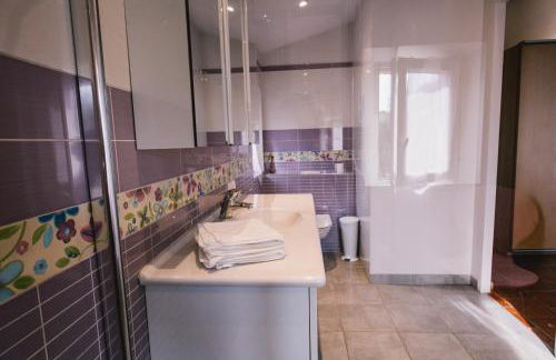 villa provençale en pierre avec vue sur la mer, piscine et jacuzzi - Foto 34