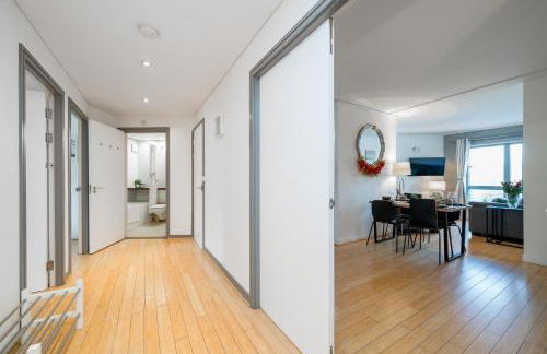 Lovely 3BD Flat, Parking, sleeps SIX close to O2 - Foto 40