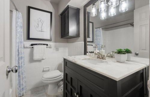 Upscale Dallas 2-Bed Condo Patio & Resort Pool - Foto 25