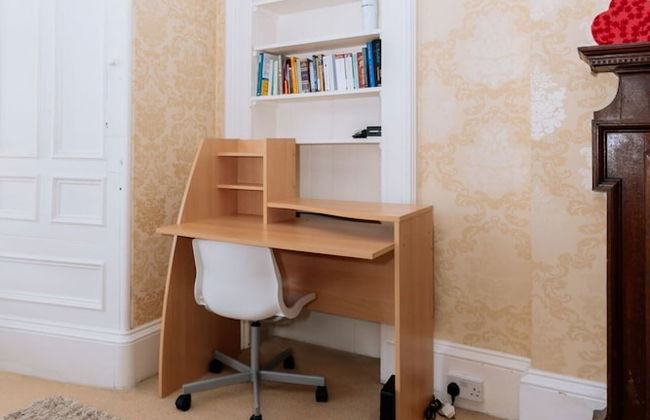 Spacious 4 Bedroom Apartment Near The Meadows/old Town - Foto 31