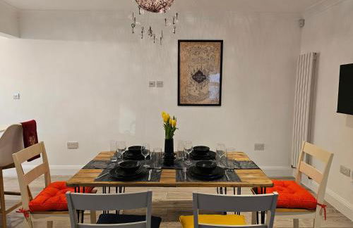 MAGICAL HARRY POTTER THEMED HOME IN WATFORD - FREE off-street PARKING - Foto 29