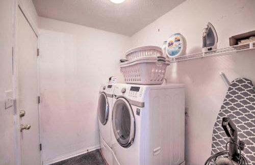 Family Home with Yard about 15 Mi to Downtown! - Foto 23