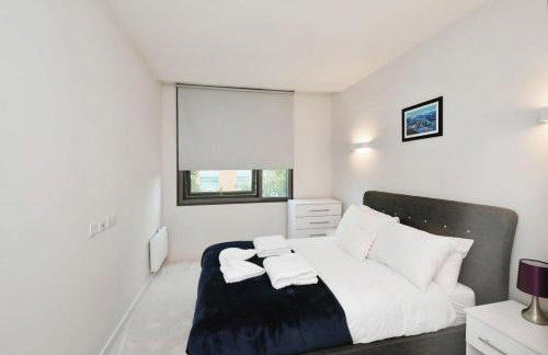 Modern 1 Bed Apt Bracknell- with parking - Photo 7