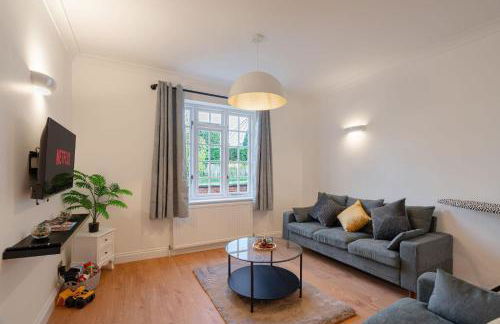 Cosy 3BR House by D3 Short Stay, Sleeps 8, Free on-site Parking & Garden - Foto 6