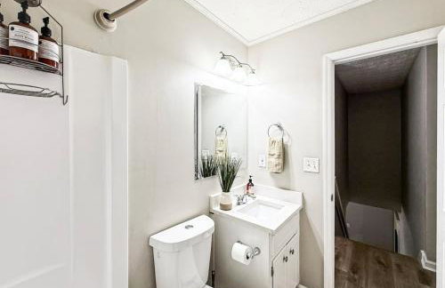 King Bed! Soaking tub! Fenced Yard w Screen Patio - Foto 43