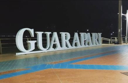 Casa Super Agradável, 250 metros da praia da Areia Preta, cinco quartos com ar, wifi, garagem, completa - Foto 26