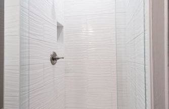 2BR Haven: Remodeled Gem! - Foto 26