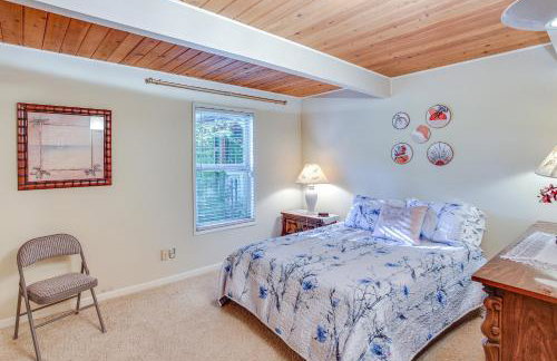 Lakefront Home with Fire Pit, Dock in Kent! - Foto 16