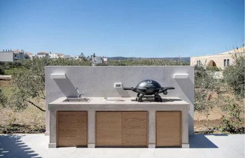 Fivi Villa, with Heated Pool & SeaViews, By ThinkVilla - Photo 11