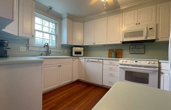 Coastal Cottage - 4 2 by Beach - Foto 10