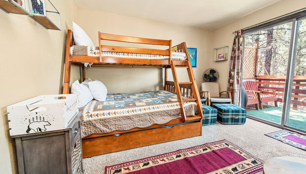 Ponderosa Hill Cabin - Foto 4, Habitación
