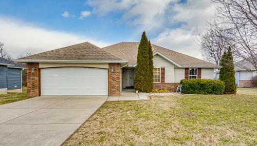 Springfield Area Retreat! Family Home with Yard - Foto 1