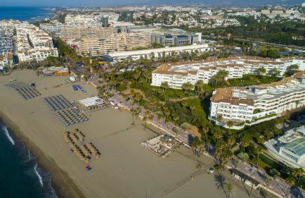 MARBELLA BANUS SUITES - Banús - Playa Rocio - Beach Access Complex -3BD-3BA - Direct Access to the Sea - Outdoor Terrace - 3 min Walk to Puerto Banús Marina - Walk to Beach & El Corte Ing Luxury Shopping - Ideal for Families - Foto 18