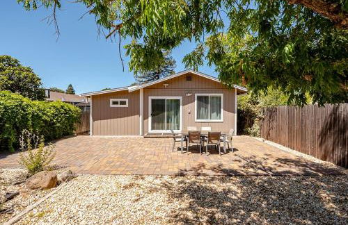 Charming Sonoma Cottage 2BD and 2BA Close to Plaza - Foto 55