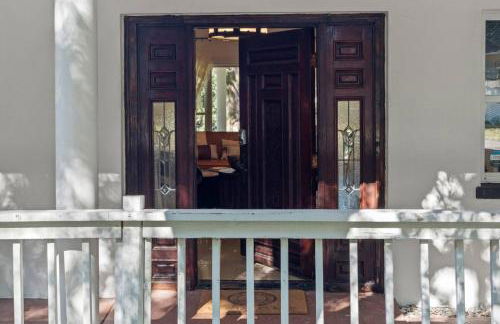 Hideout on the Hillsborough is a Gorgeous Renovated 3BR Pet Friendly Home on the Hillsborough River located in the North End of Seminole Heights - Foto 9