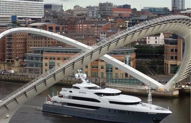 Stunning Apartment with Amazing Views - Photo 9