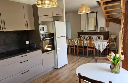 Lou Clapas - Photo 3