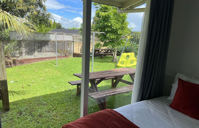 18th Avenue Thermal Motel - Photo 38