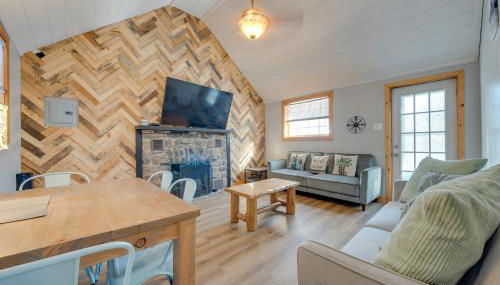 Pocono Couples Getaway! Cute Cabin on 8 Acres - Photo 4