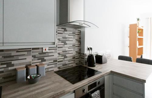 Superb 1Bed Flat in Fabulous West End - Pass the Keys - Foto 9