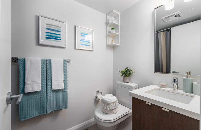 QuickStay Yorkville Condo - Yonge & Bloor - Photo 22