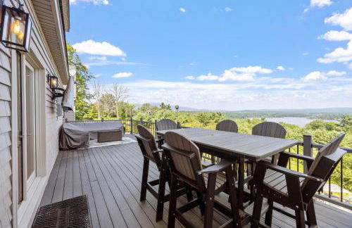 Lakeside Luxury Retreat with Winnipesaukee Views - Foto 11