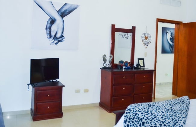 2 Minutes Walk to Beach Huge 3 bdrm Condo with Pool - Photo 9