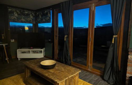 Woodpecker Lodge- A Pet Friendly Rural Retreat - Photo 32