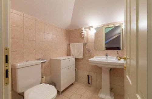 Your Family Oasis by the Sea Villa Mir Vami, heated pool - Photo 19