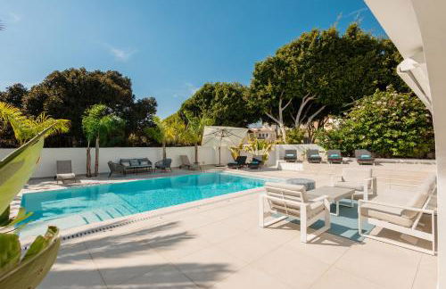 Marbella, Costabella - Beachfront Villa with Heated Pool - Photo 7