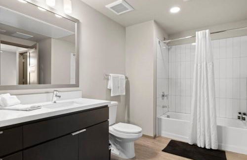 Stunning Westgate CozySuites by stadium with pool 8 - Foto 9