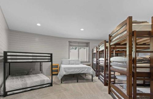 West Cabin- Yellowstone Family Retreat- Sled Hill - Foto 59