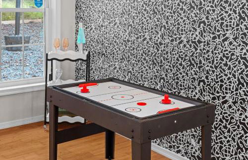 Pocono Lake Escape, includes Golf Cart, Firepit - Foto 39