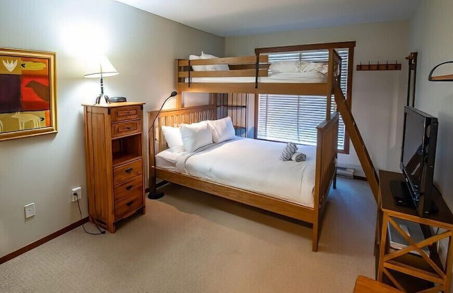 Snow Creek Lodge by Fernie Lodging Co - Photo 26