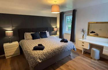 Large country house with garden, outdoor spa area & games room with Hot Tub and Fire Pit - Foto 7