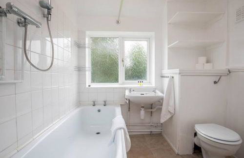 Large 4 Bed House near River Thames - Foto 18