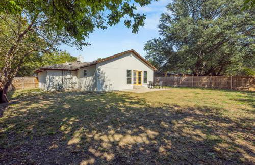 Spacious 4 Bedroom Family Retreat in the Heart of McKinney, TX - Foto 40