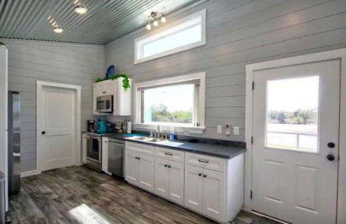 Amazing Glamping Vacations in this Riverside Cottage in Llano, Texas - Foto 8