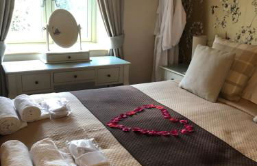 Romantic Cottage with Wood-fired Hot tub and Outdoor Pizza Oven - Foto 16